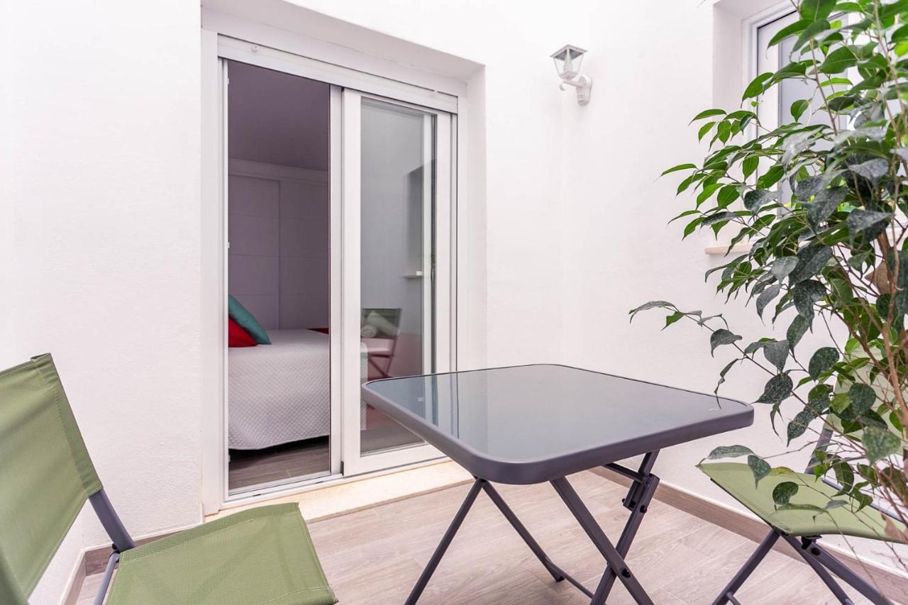 Style & Design By Sevillaluxurysuites Extérieur photo