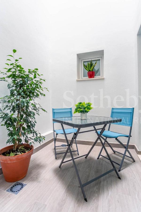 Style & Design By Sevillaluxurysuites Extérieur photo