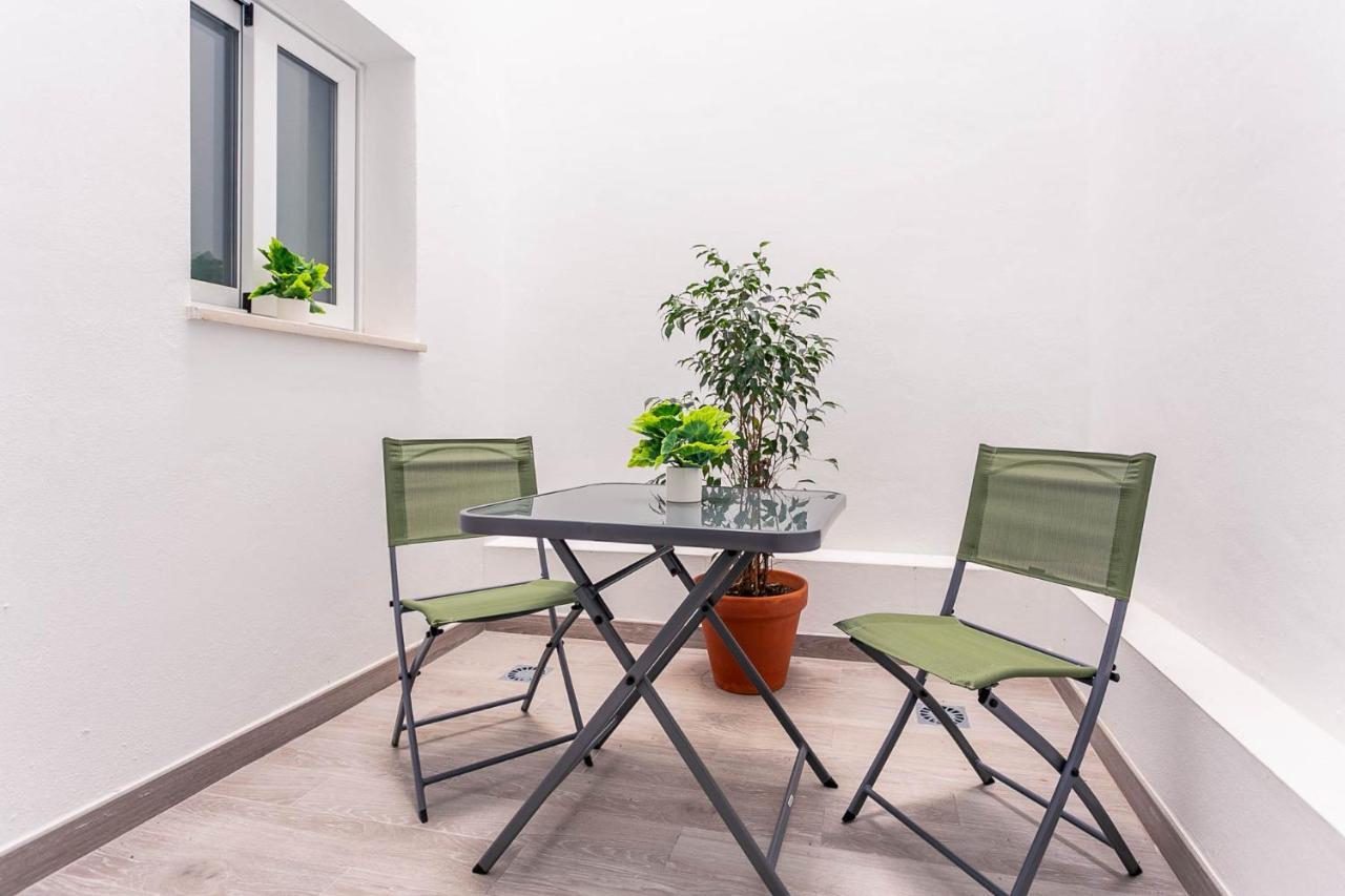 Style & Design By Sevillaluxurysuites Extérieur photo